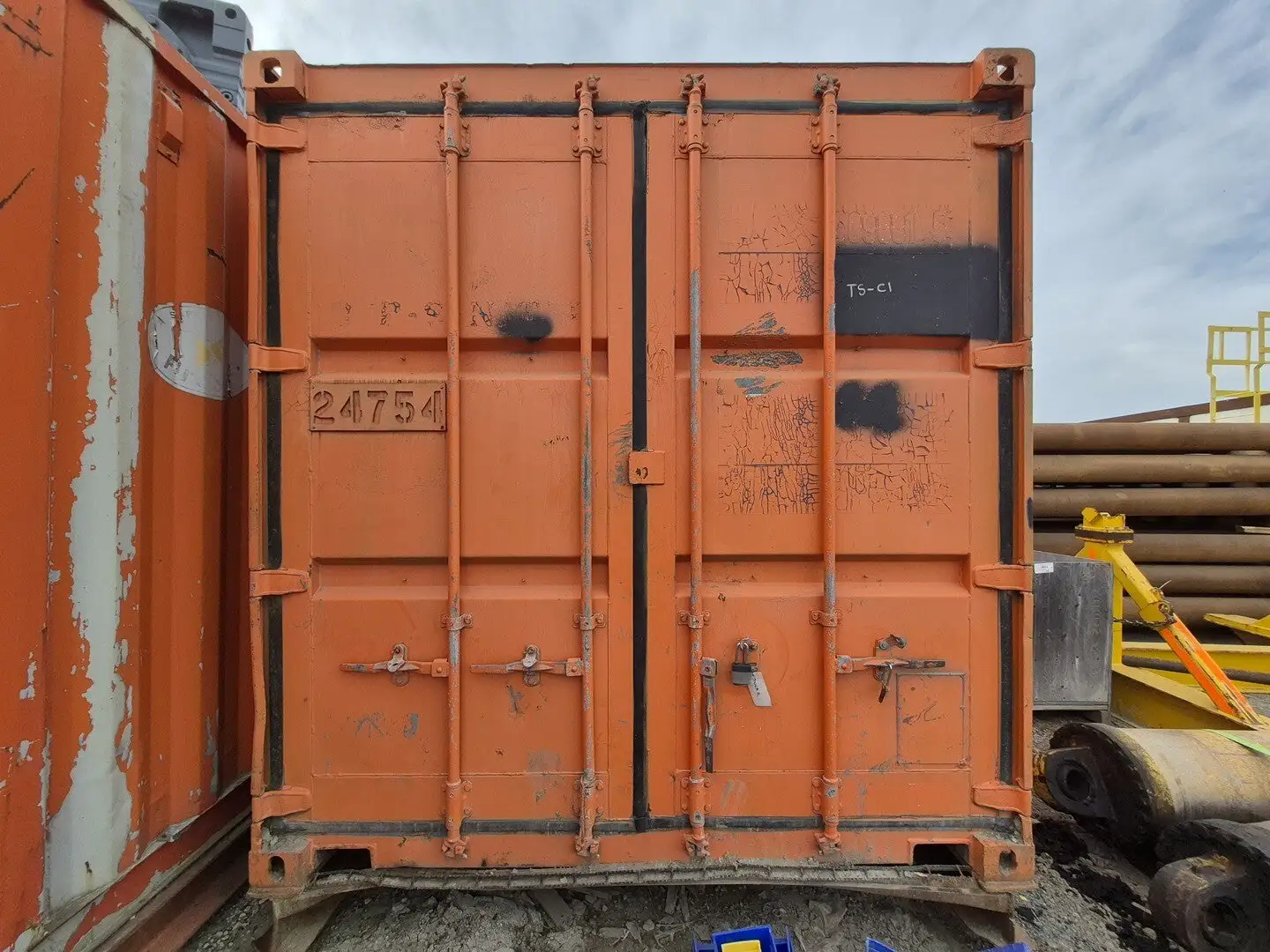 40ft Insulated Shipping Container with Electrical Fit-Out & Shelving – Used Site Storage Container
