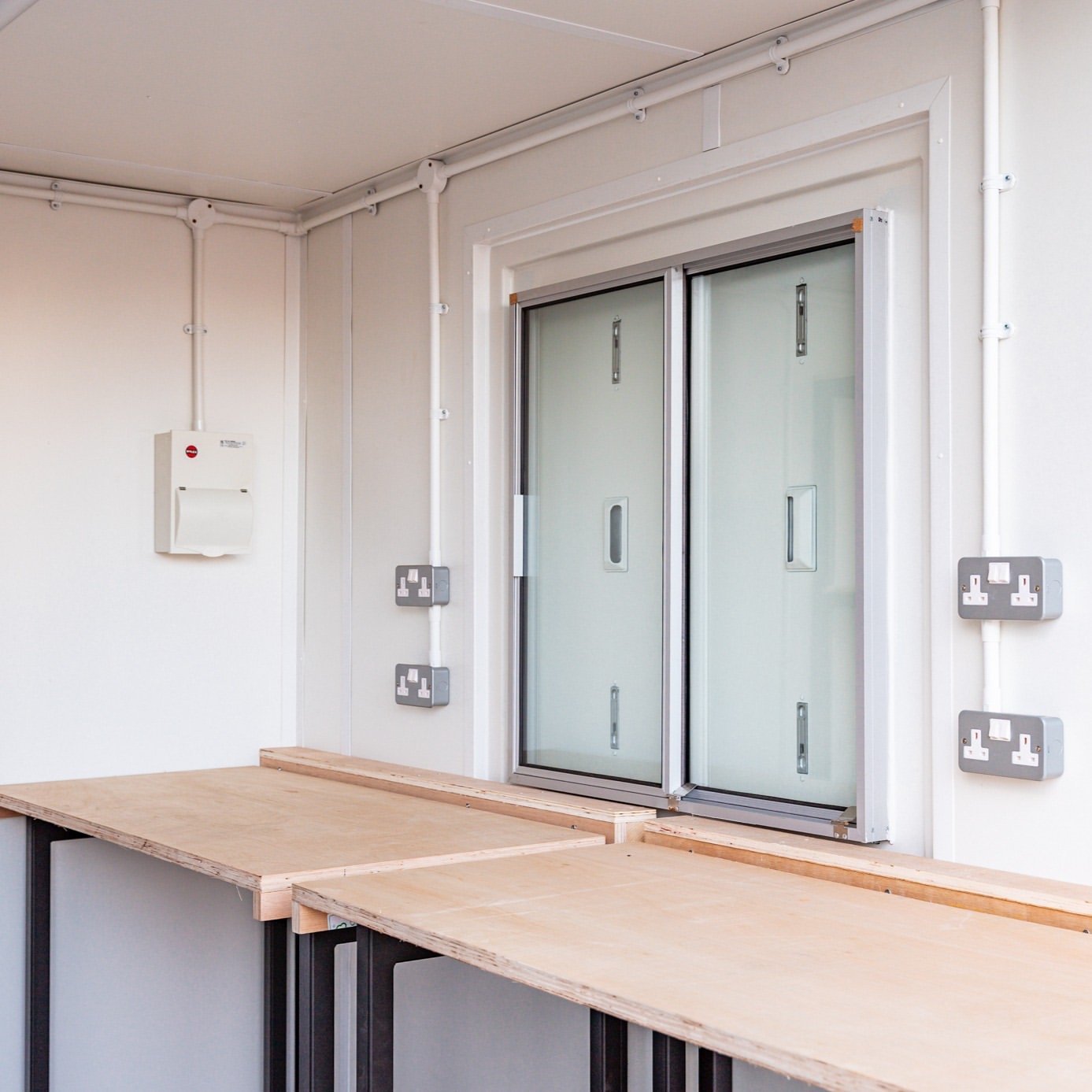 10ft Portable Site Office Container with Workbench & Shelving – Fully Fitted Container Office Australia - Image 3